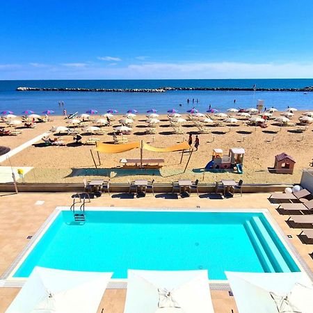 You & Me Beach Hotel Rimini Exterior photo