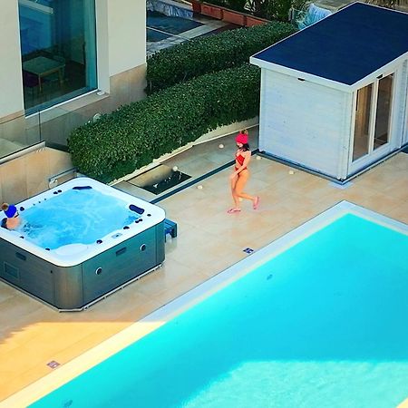 You & Me Beach Hotel Rimini Exterior photo