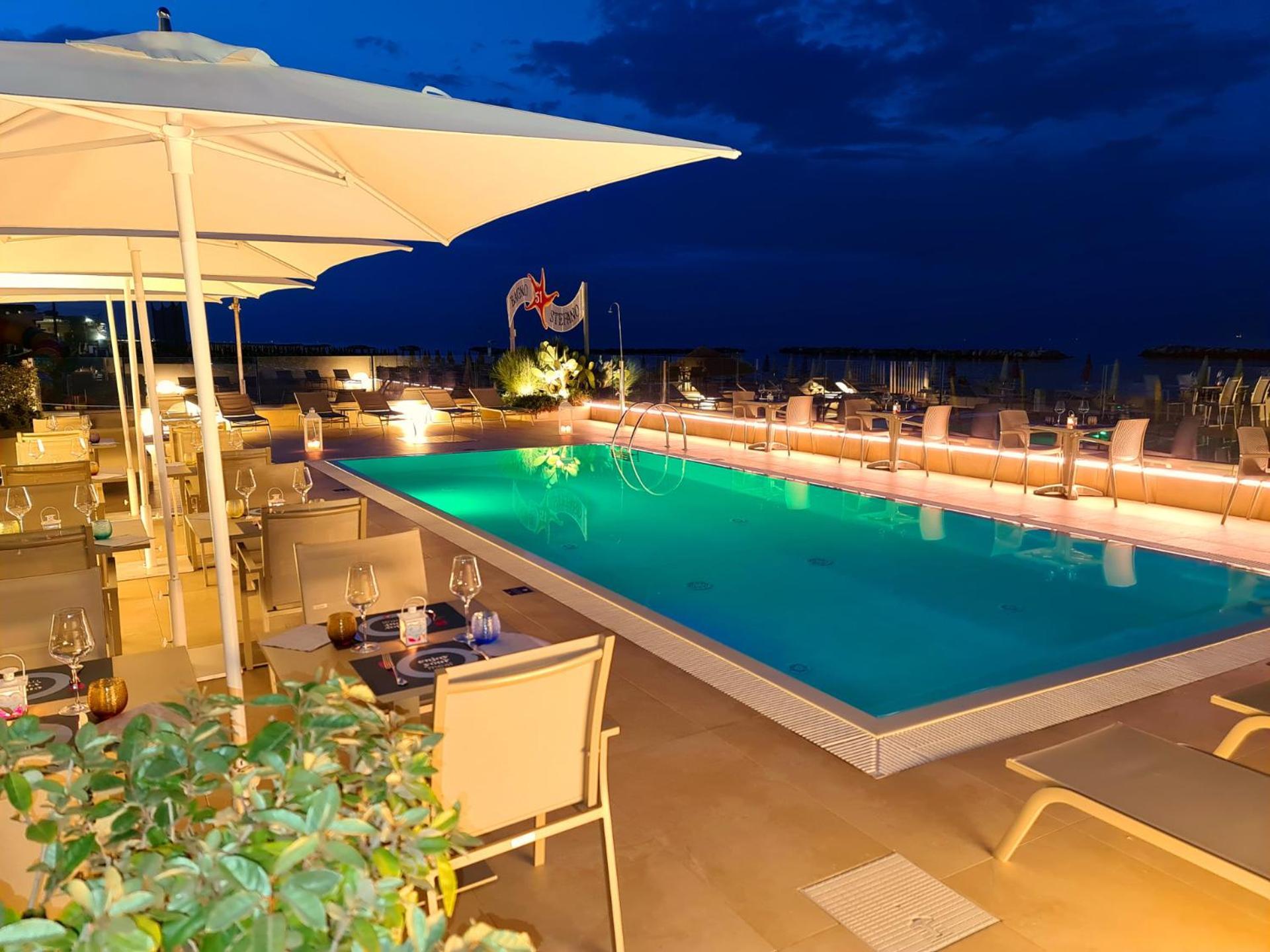 You & Me Beach Hotel Rimini Exterior photo