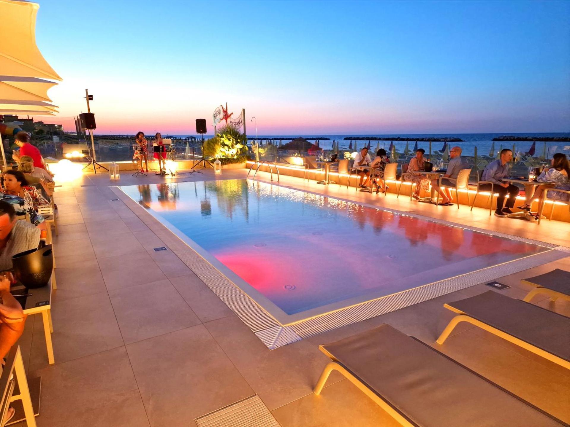 You & Me Beach Hotel Rimini Exterior photo