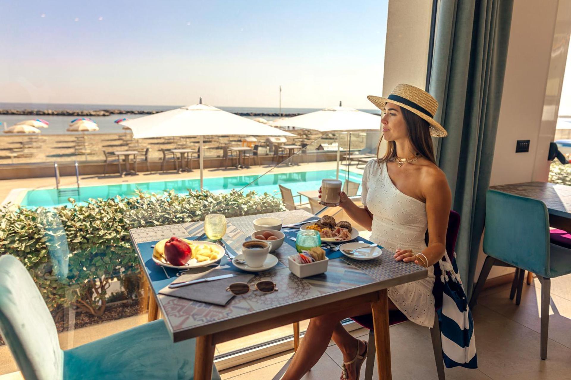 You & Me Beach Hotel Rimini Exterior photo