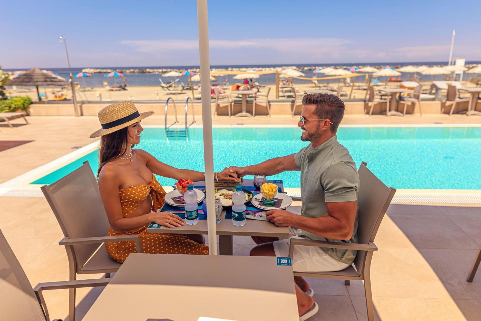 You & Me Beach Hotel Rimini Exterior photo