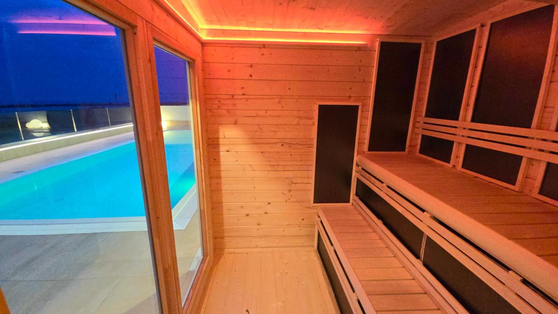 You & Me Beach Hotel Rimini Exterior photo