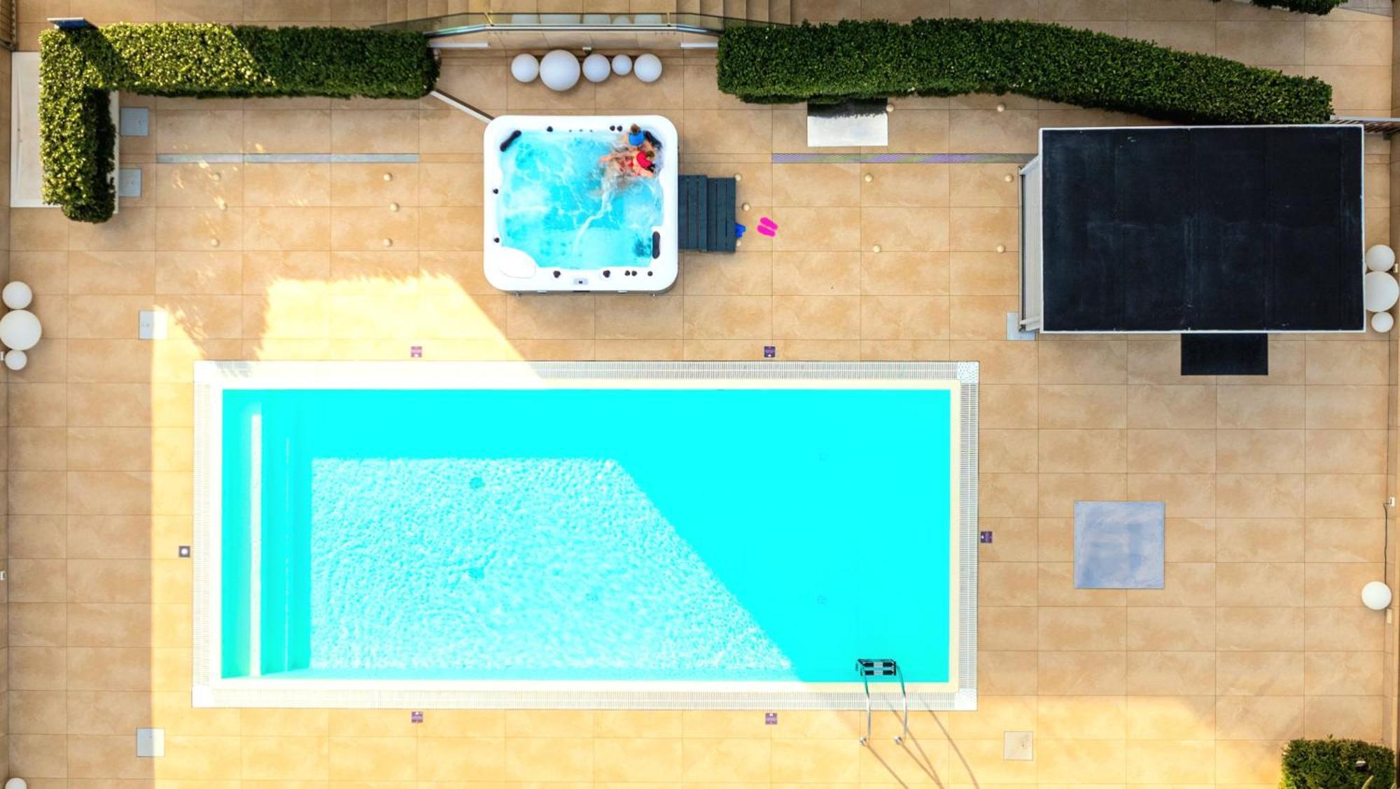 You & Me Beach Hotel Rimini Exterior photo